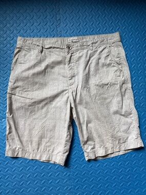 Calvin Klein Light Beige Men's Flat-Front Casual Shorts